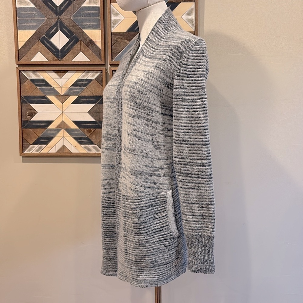Banana Republic Merino Wool Blend Cardigan Sweater Grey XS - Picture 4 of 8